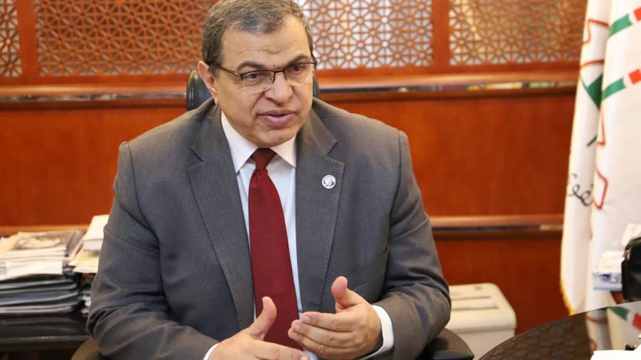 وزير القوي العاملة محمد سعفان