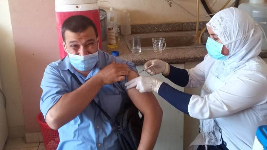 تطعيم العاملين