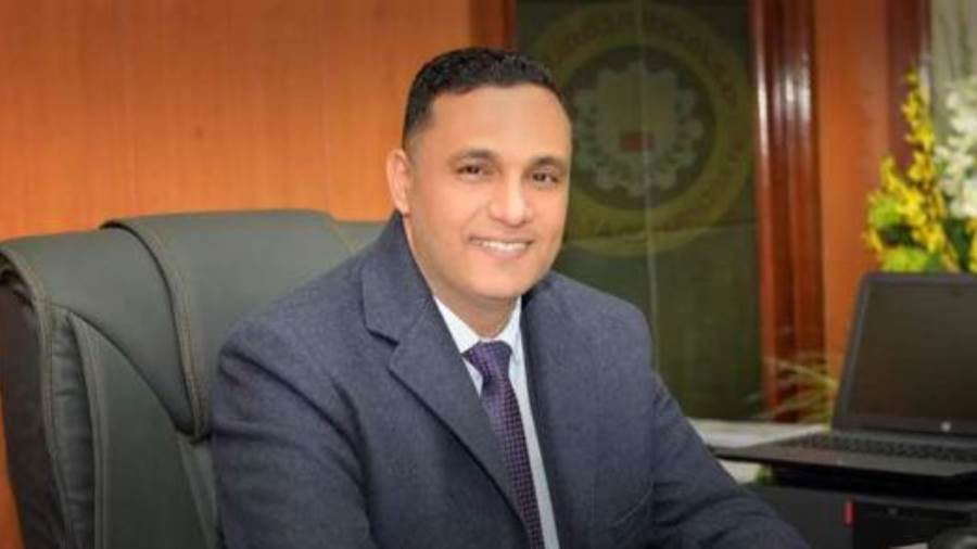 الدكتور أيمن مختار محافظ الدقهلية