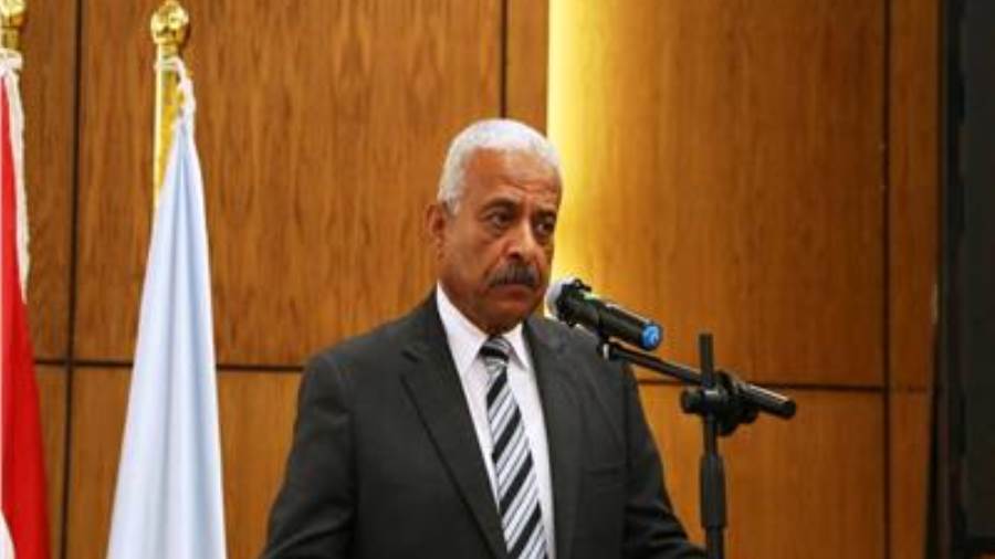 عبدالمجيد صقر محافظ السويس