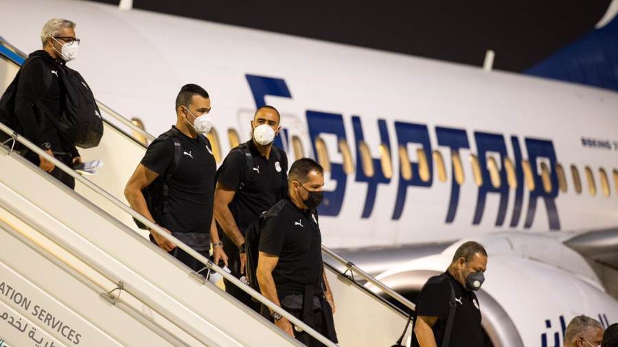 منتخب مصر والجهاز الفنى لمنتخب مصر فور وصوله مطار قطر