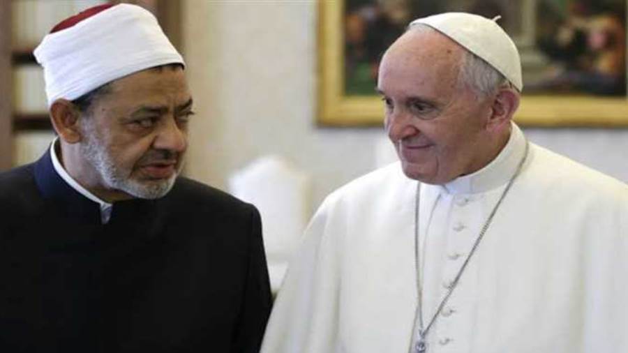 الدكتور أحمد الطيب والبابا فرنسيس