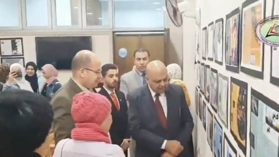 خلال افتتاح معرض الجرافيك