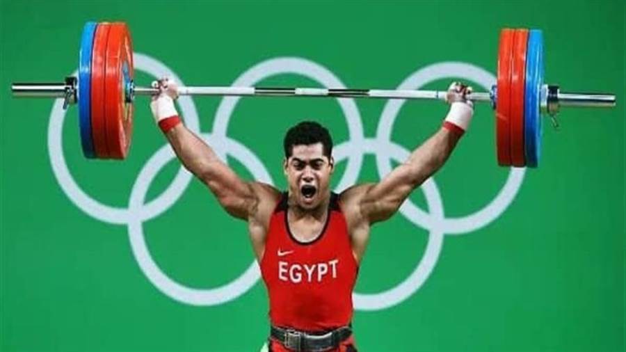 محمد إيهاب بطل رفع الأثقال