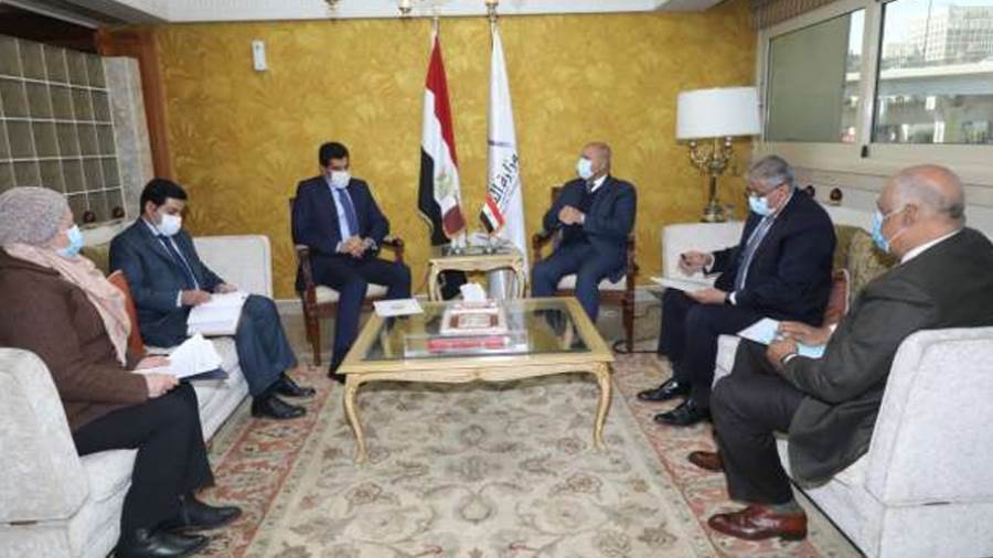 وزير النقل المهندس كامل الوزير السفير سالم مبارك آل شافي سفير دولة قطر