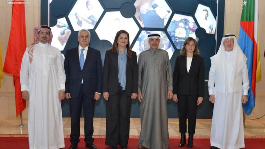 وزيرة التخطيط خلال اللقاء