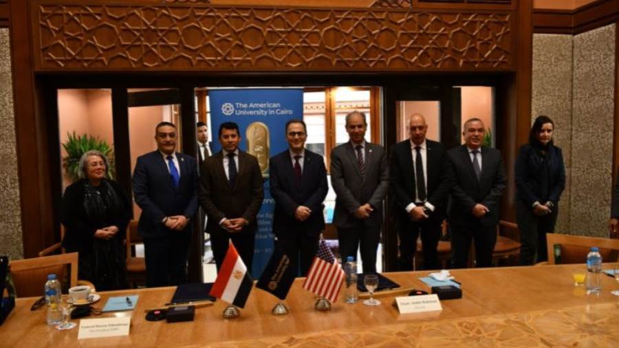 مجلس الخماسي الحديث والدكتور أشرف صبحي وزير الرياضة