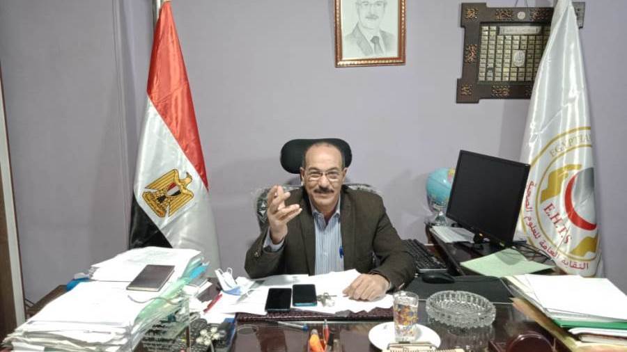 أحمد السيد الدبيكي نقيب العلوم الصحية