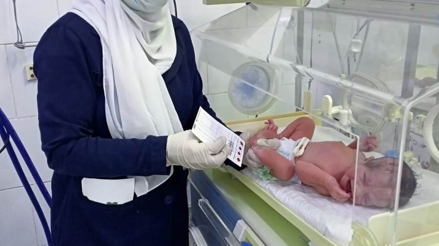 فحص الأطفال حديثي الولادة