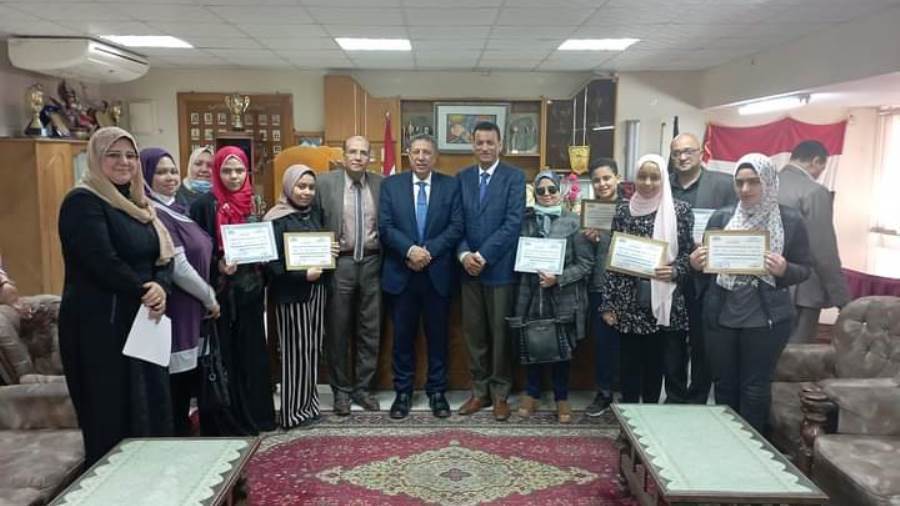 تعليم البحيرة تكرم الفائزين في مسابقه التربية البيئية والصحية على مستوى الجمهورية