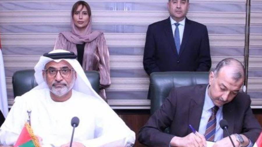 خلال توقيع مذكرة التفاهم بحضور وزير الطيران