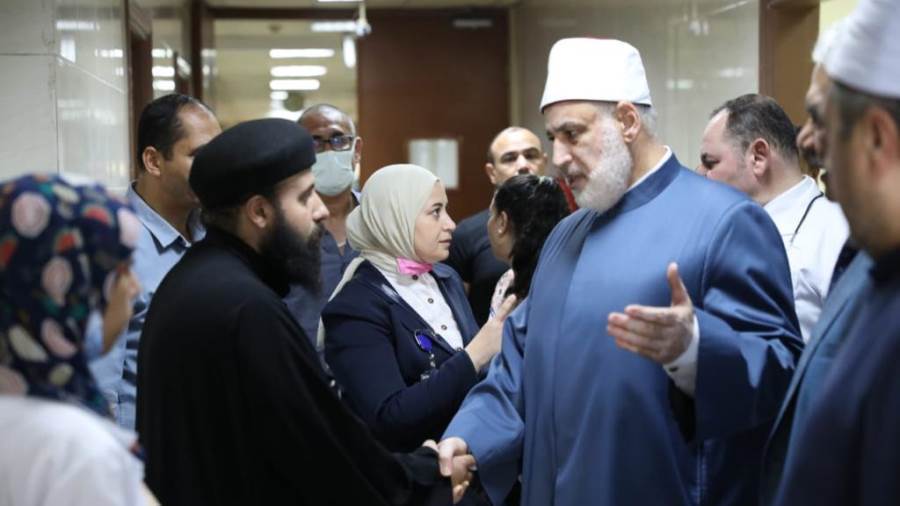 قيادات الأزهر تزور مصابي حادث كنيسة إمبابة