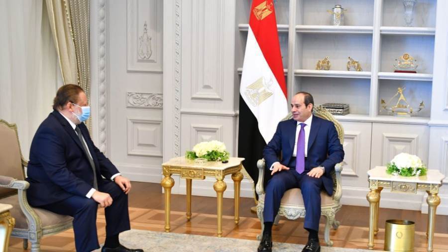 الرئيس السيسي خلال لقائه حسن عبدالله القائم بأعمال محافظ البنك المركزي