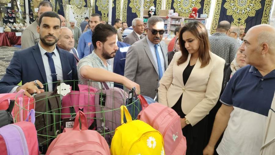 نائب محافظ البحيرة تفتتح معرض أهلا مدارس للمستلزمات المدرسية بدمنهور