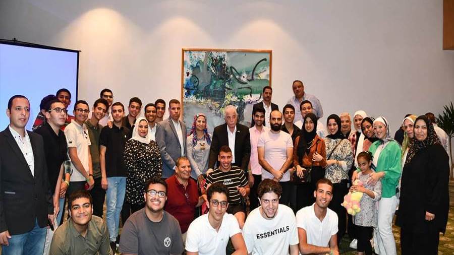صورة تذكارية مع محافظ جنوب سيناء