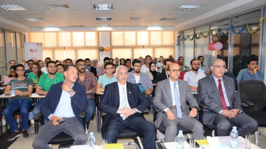 رئيس جامعة أسيوط يشهد احتفال معهد تكنولوجيا المعلومات ببدء تدريب الدفعة ال43 ببرنامج التدريب الاحترافي
