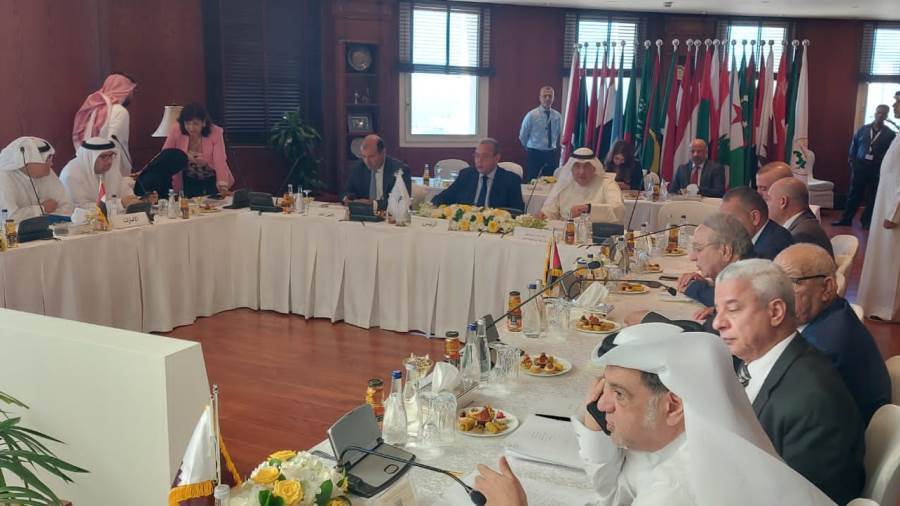 خلال اجتماع غرف التجارة العربية بالكويت برئاسة الدكتور خالد حنفي
