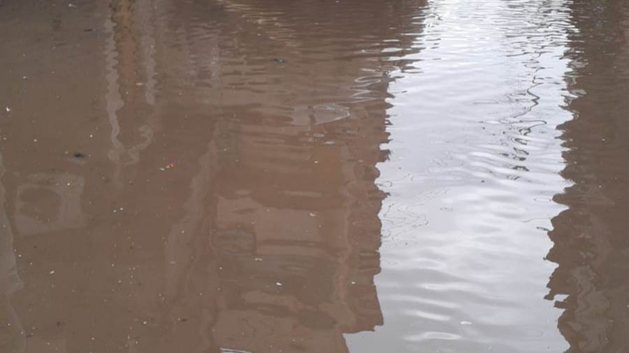 سقوط أمطار بالبحيرة