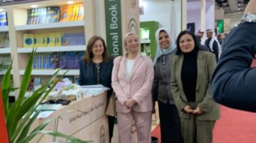 وزيرة البيئة: جناح الوزارة بمعرض الكتاب