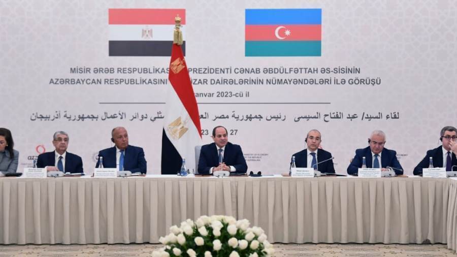 الرئيس السيسي خلال لقائه كبار رجال الاقتصاد والأعمال في أذربيجان