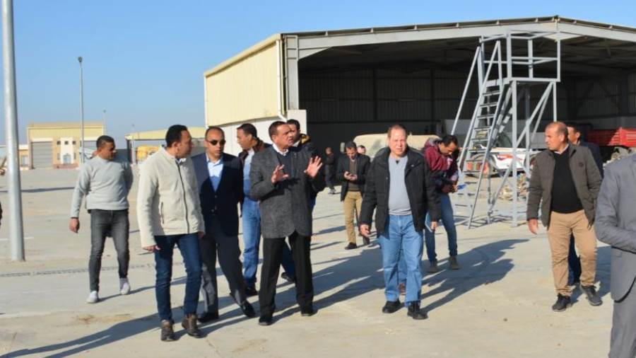وزير التنمية المحلية بمصنع تدوير المخلفات
