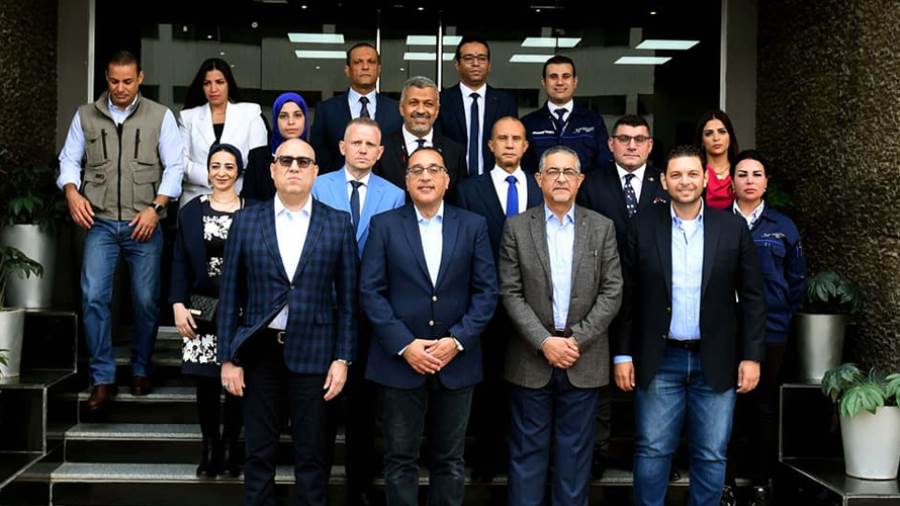 رئيس الوزراء خلال الجولة
