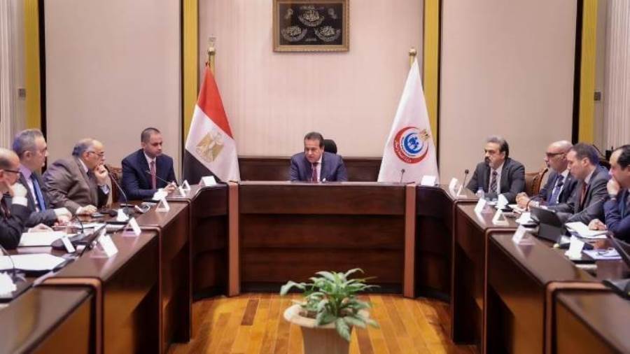 اجتماع وزير الصحة