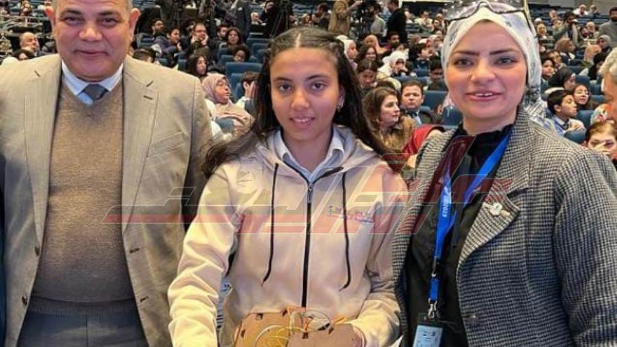 طالبة جامعة كفرالشيخ