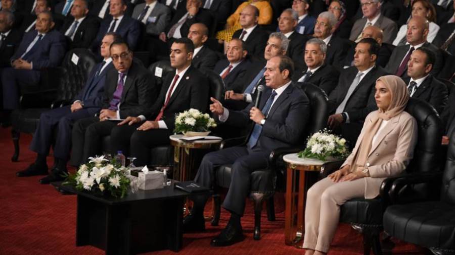 الرئيس السيسي - خلال جلسة بناء الإنسان بين الرؤية والإنجاز