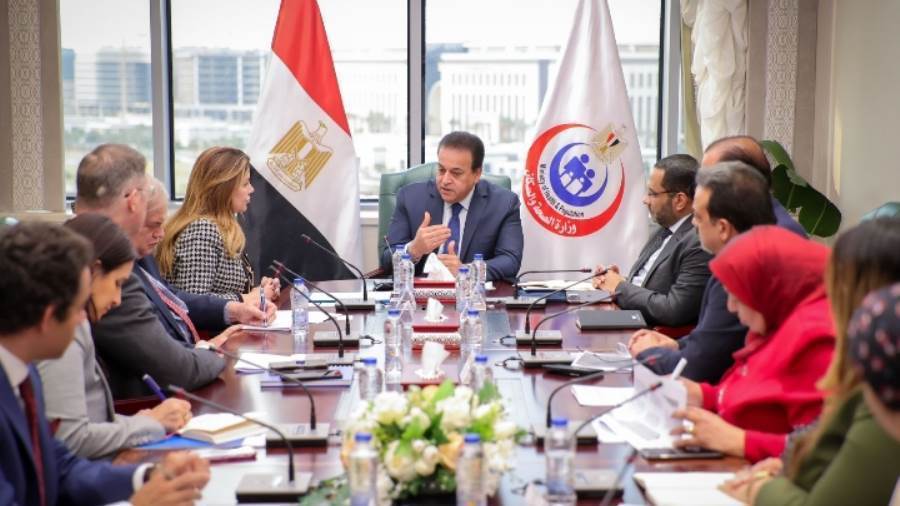 وزير الصحة ومفوضية اللاجئين