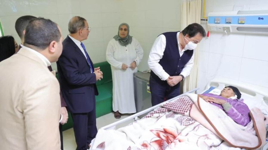 وزير الصحة بمستشفى كفر الشيخ العام