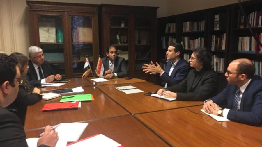 وزير التعليم العالي يعقد اجتماعا مع رئيس كلية الذكاء الاصطناعي الفرنسية