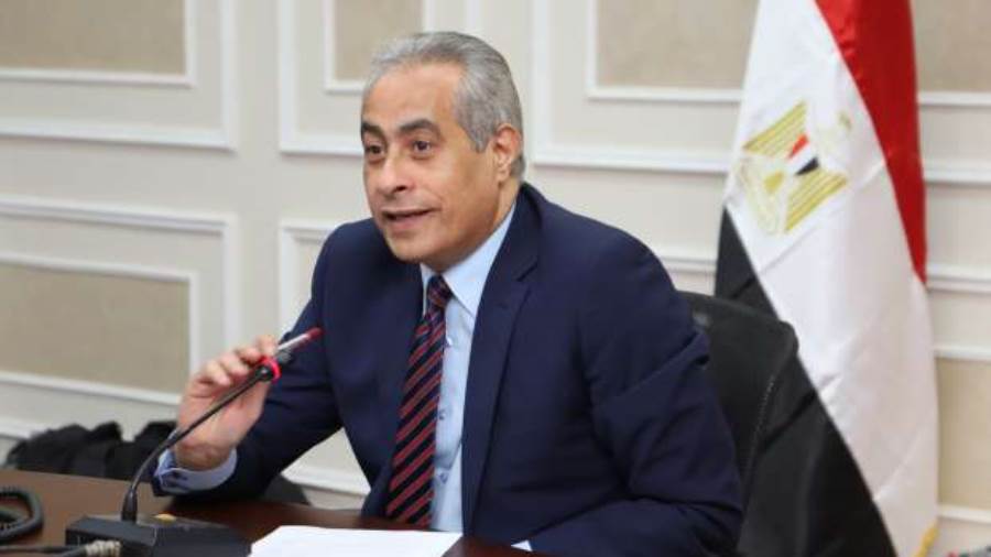 وزير العمل حسن شحاته