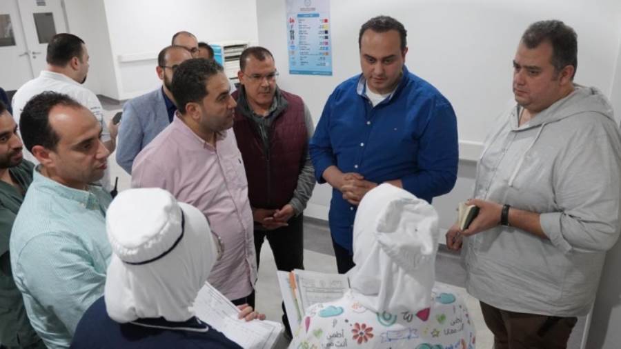 رئيس الرعاية الصحية في جولته المسائية