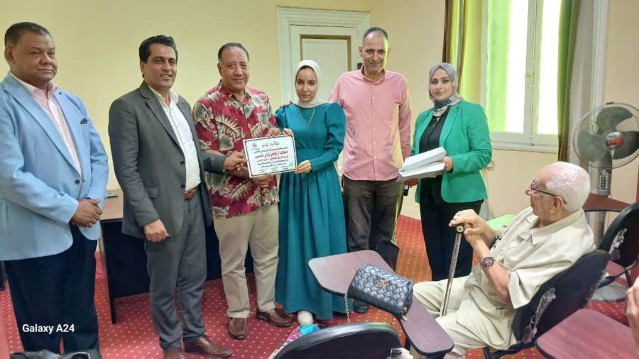 تكريم أبناء الصحفيين الحاصلين على الشهادتين الإعدادية والثانوية بنقابة الصحفيين الفرعية بالإسكندرية