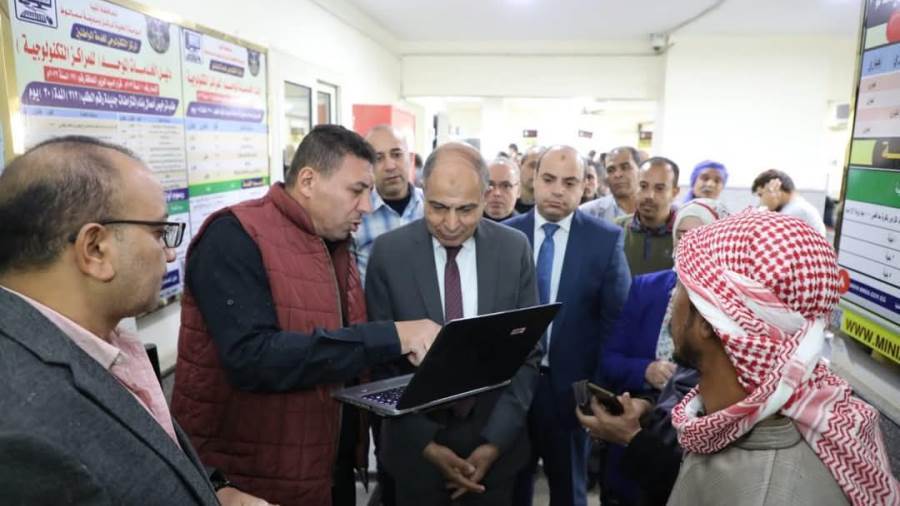 محافظ المنيا يتفقد المركز التكنولوجي بمركز سمالوط