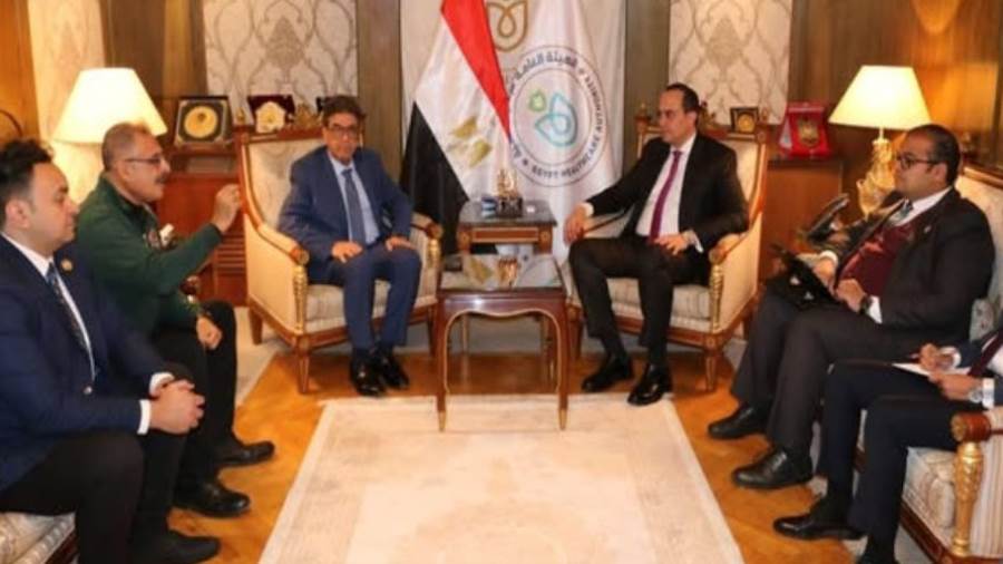 رئيس الرعاية الصحية يلتقي نقيب الأطباء البيطريين لبحث التعاون المشترك