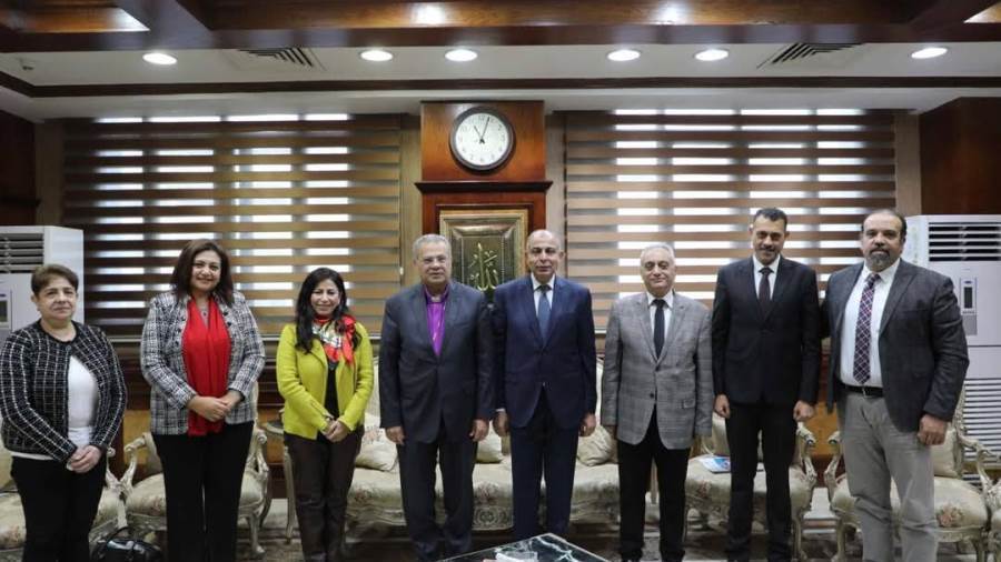 محافظ المنيا يستقبل رئيس الطائفة الإنجيلية بمصر