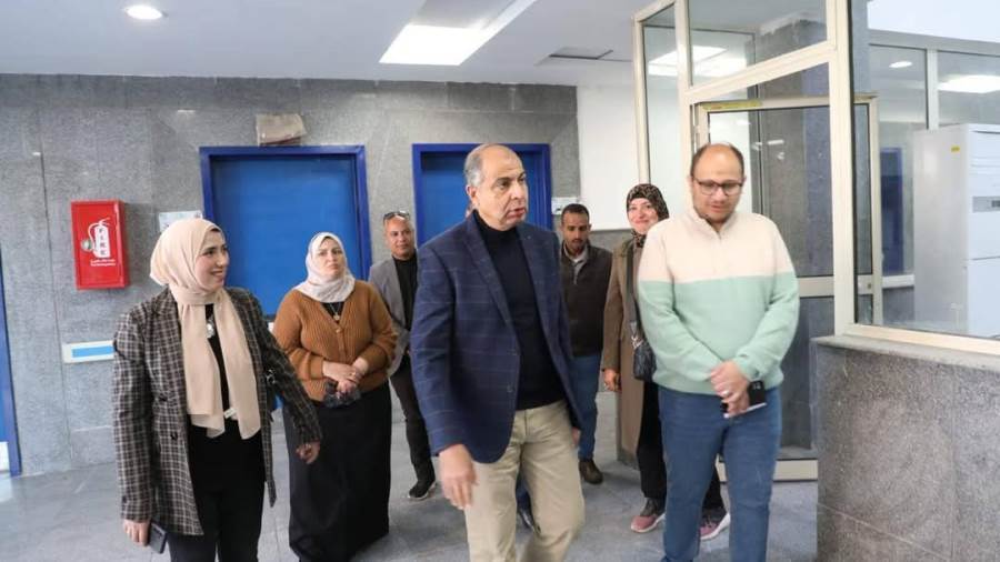 محافظ المنيا يتفقد وحدة طب الأسرة بقرية المعصرة بملوى