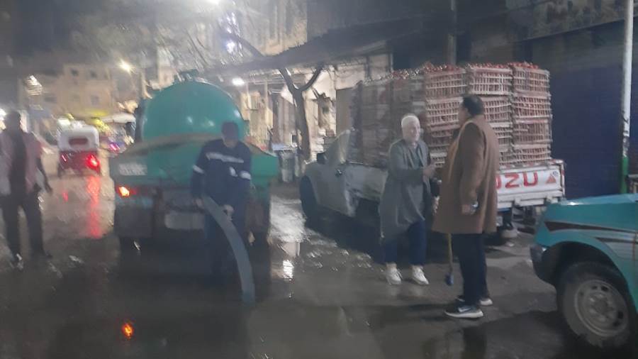 جانب من كسح مياه الامطار بالغربية