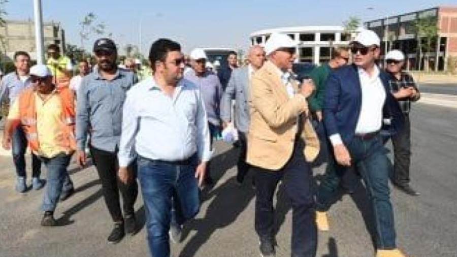 وزيرالإسكان يتابع مشروعات مياه الشرب والصرف الصحي بالمنوفية