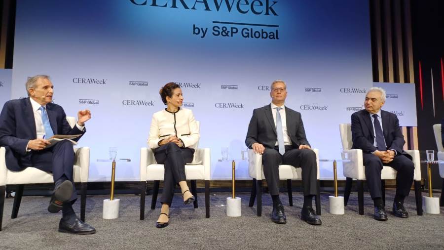 وزير البترول يشارك في مؤتمر CERAWEEK