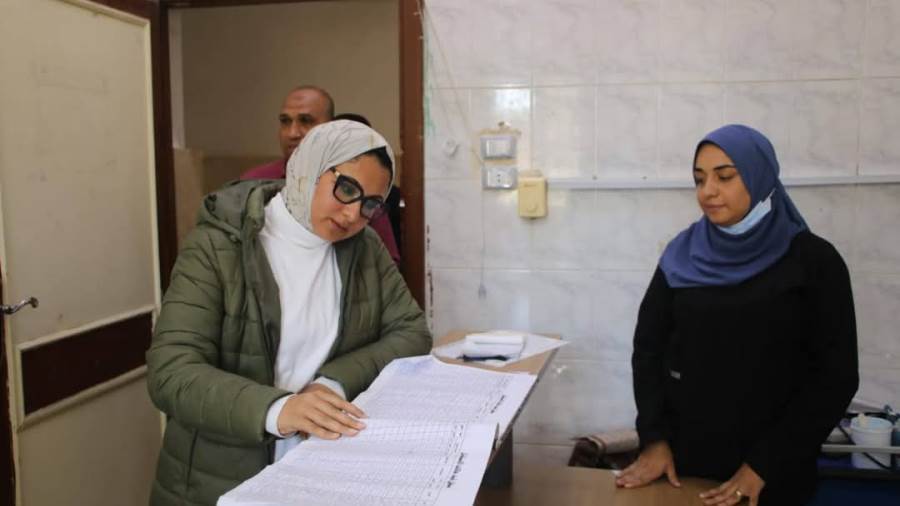 جانب من جولة محافظ الوادى الجديد