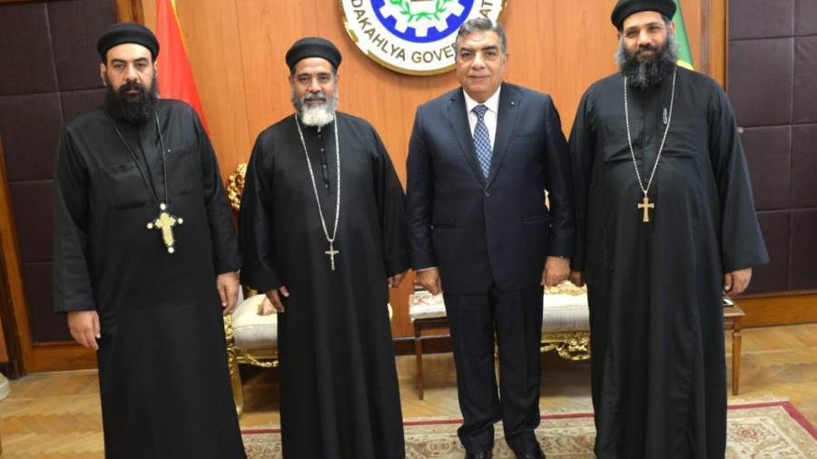 الوفد الكنسي ومحافظ الدقهلية