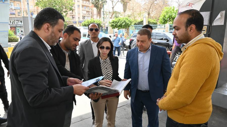 محافظ البحيرة تتابع محطات الوقود