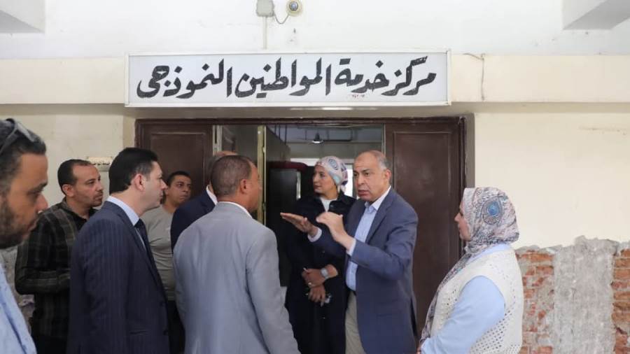 محافظ المنيا يتفقد المركز التكنولوجي