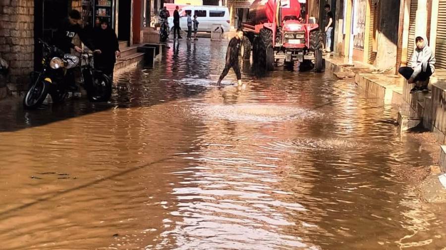 جانب من أعمال سحب الامطار بالغربية