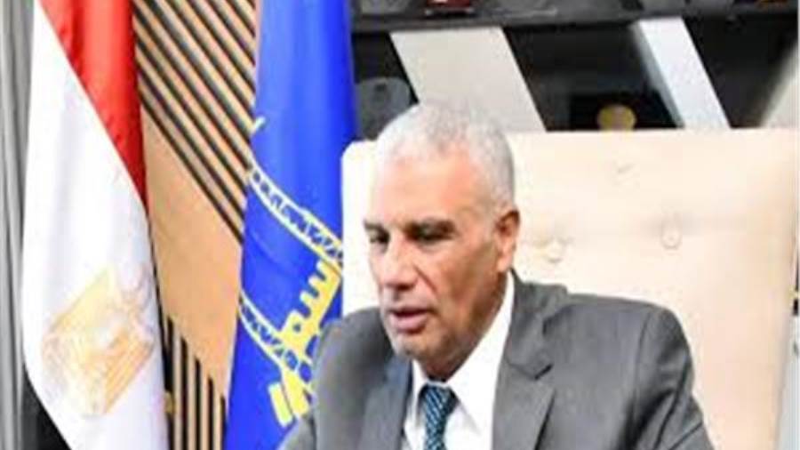الدكتور إسماعيل كمال محافظ أسوان