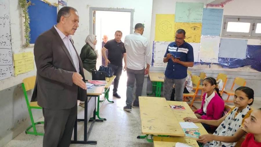 وكيل وزارة التعليم بأسيوط يتابع البرنامج العلاجي الصيفي