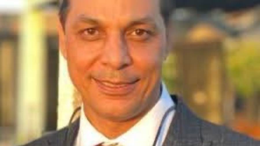 الدكتور محمد عبدالحميد مدير المستشفي